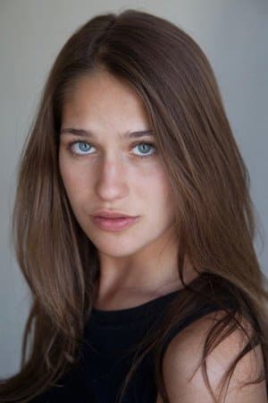 lola kirke