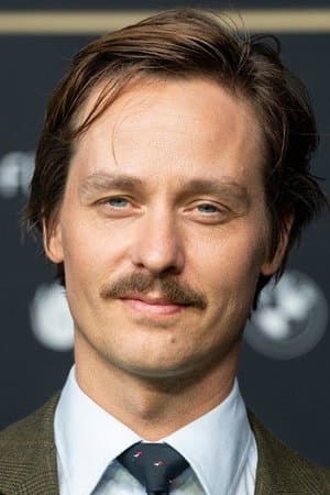 tom schilling