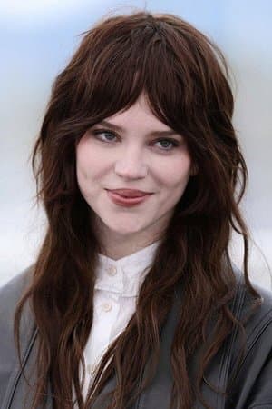 sophie thatcher