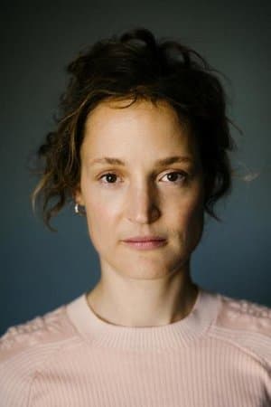 vicky krieps